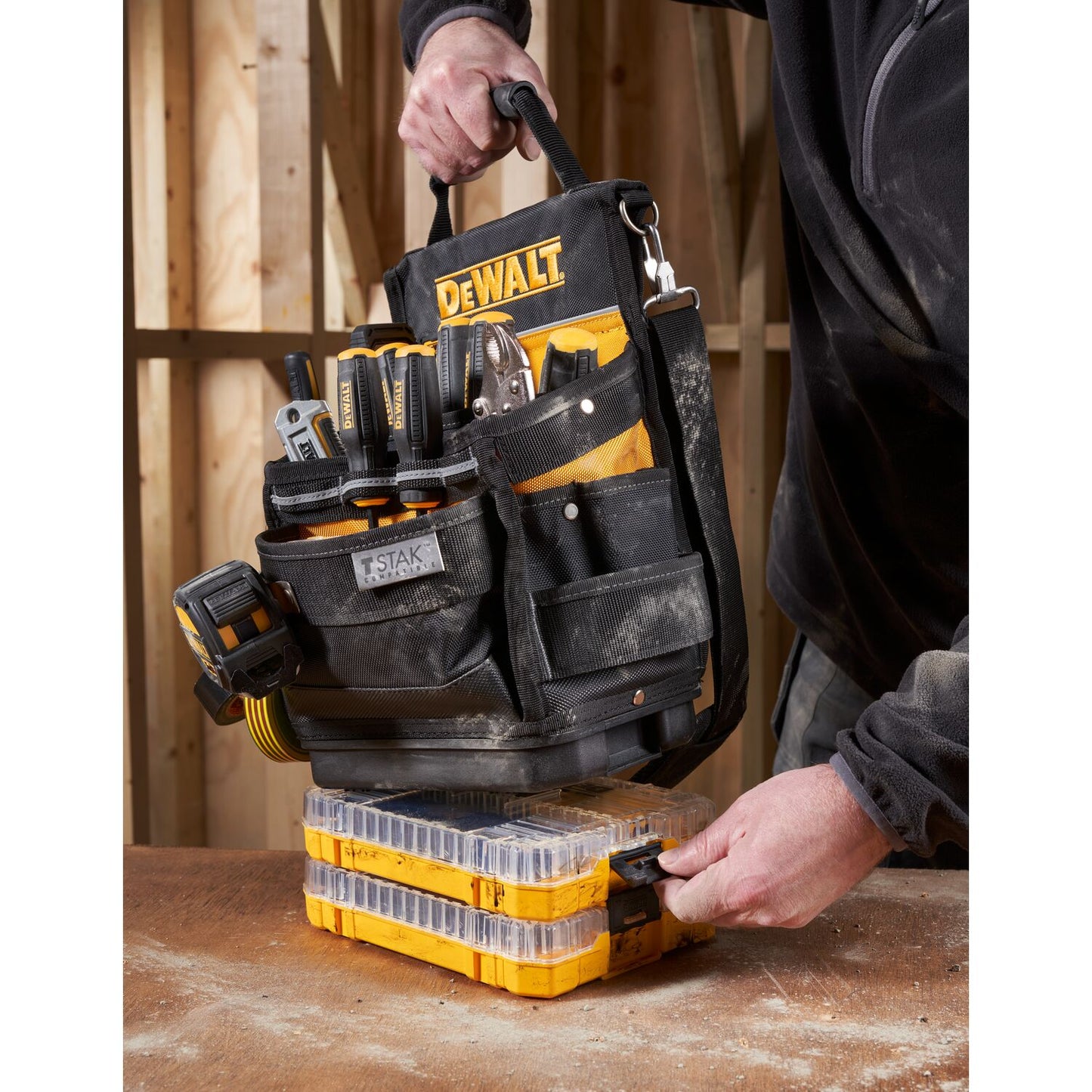Dewalt Werkzeugkoffer DWST83541-1 Wasserdichter Boden