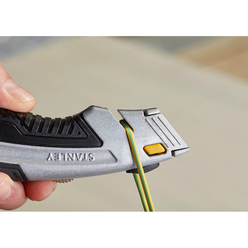 Stanley Universalmesser DYNAGRIP Einziehbare Trapezklinge