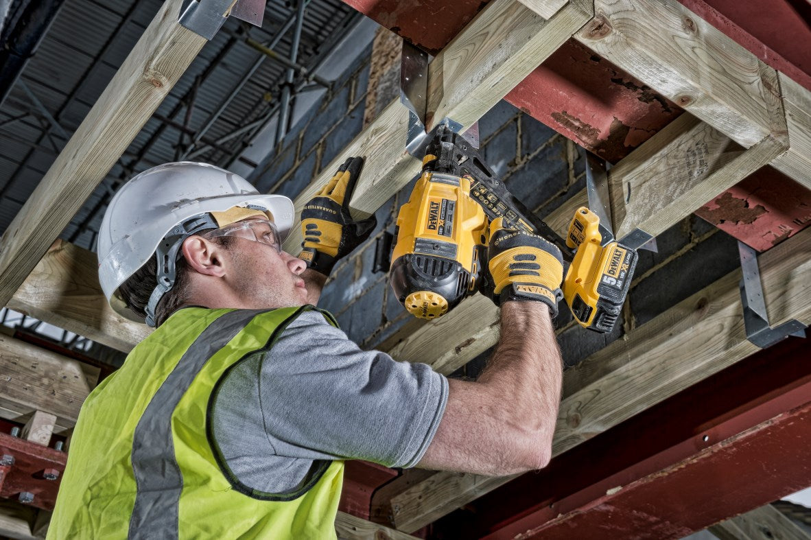 DeWalt Nagler DCN693P2-QW 18 V Bürstenloser Motor Kompakt