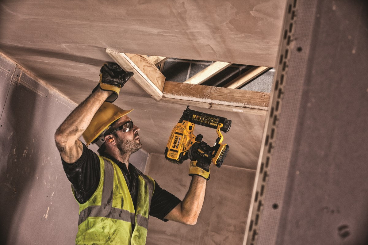 DeWalt Nagelpistole DCN680D2-QW + 18 V + Ergonomisch