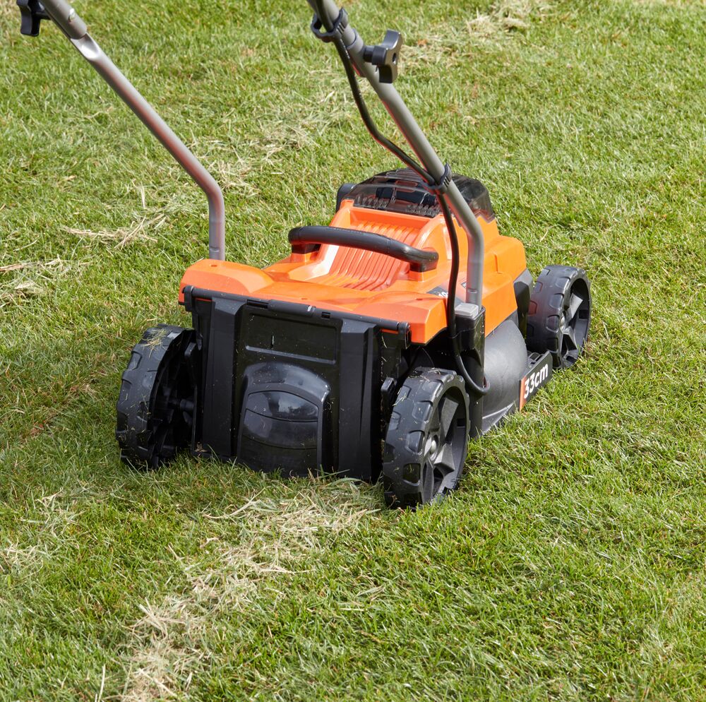 BlackDecker Rasenmäher BCMW3318L2-QW 18 V 33 cm Leicht