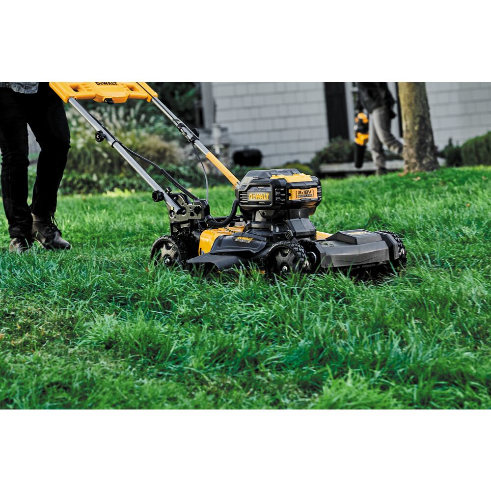 DeWALT Rasenmäher DCMWSP564N-XJ 56 V Schnittbreite 56 cm