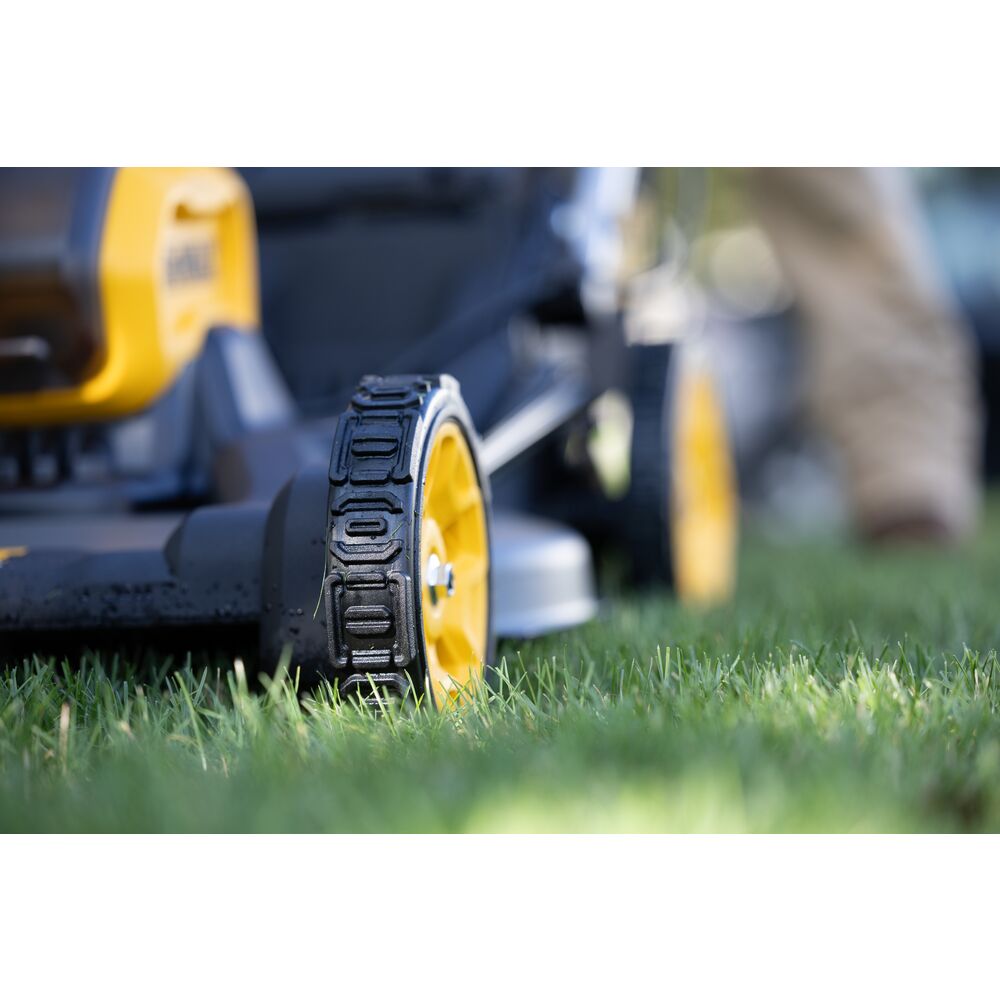 DeWALT Rasenmäher DCMWP500N-XJ 18 V Kabellos 1400 m2 Set