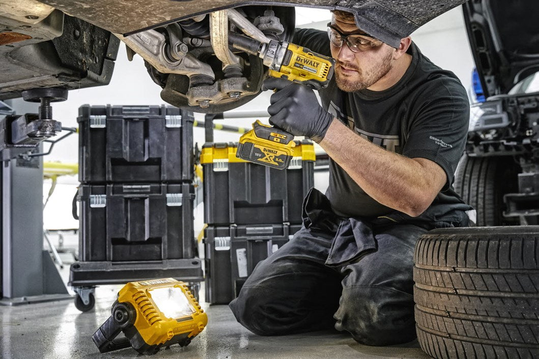 DeWalt Arbeitsleuchte DCL077-XJ 20 V 2000 lm IP54 Kompakt