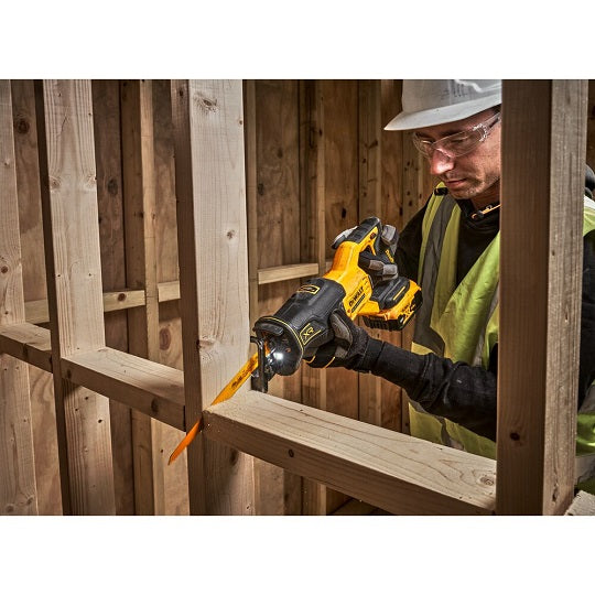 DeWalt 18V XR Akku-Säbelsäge DCS382N-XJ – Werkzeugloses Klingenwechsel-System