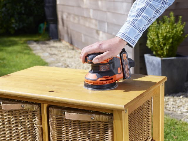Black+Decker Stabschleifer BDCROS18-QW 18 V 125mm Staubabsaug