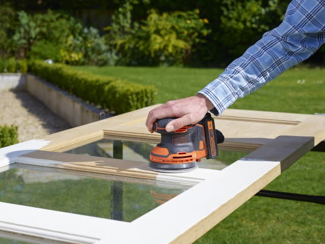 Black+Decker Stabschleifer BDCROS18-QW 18 V 125mm Staubabsaug