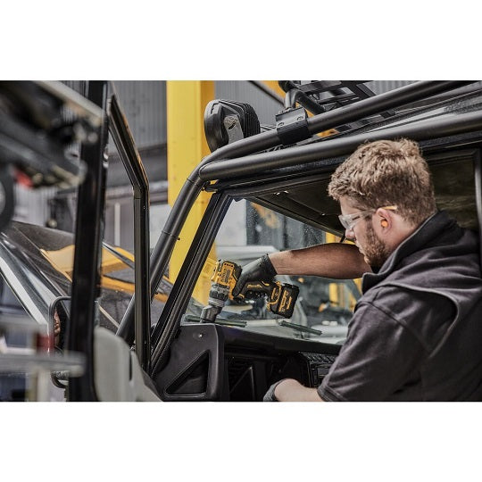 DeWALT Bohrschrauber DCD703NT-XJ 18 V Vier Köpfe Kompakt