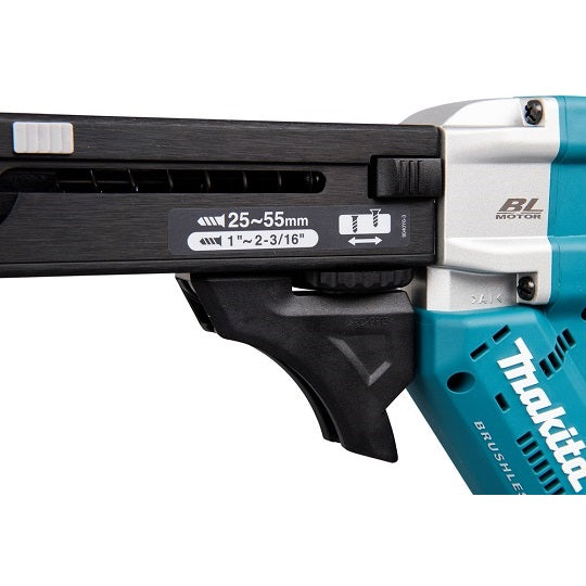 Makita Schrauber DFR551RTJ 18 V Integriertes Magazin