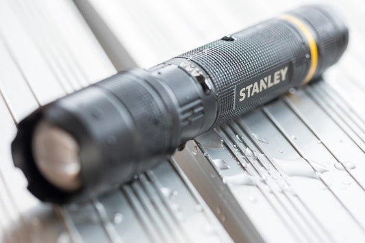 Stanley Taschenlampe 350 Lumen Einstellbare Beleuchtung