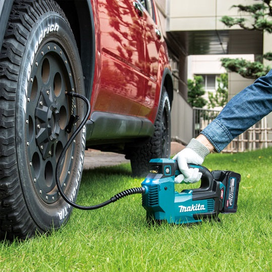 Makita MP001GZ Minikompressor – Batteriebetriebene Vielseitigkeit mit 40V Li-Ion Akku