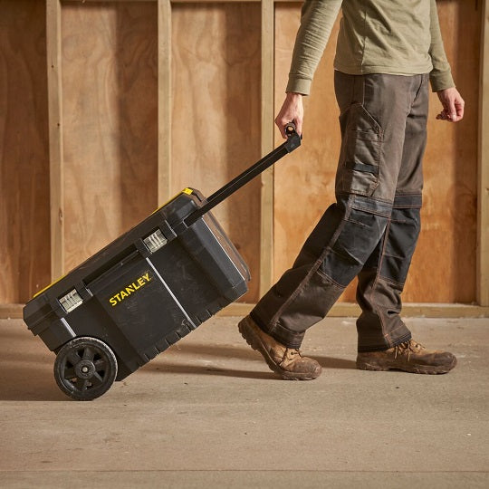 Stanley Werkzeugkoffer 50 L Langer Teleskopgriff Gummiräder