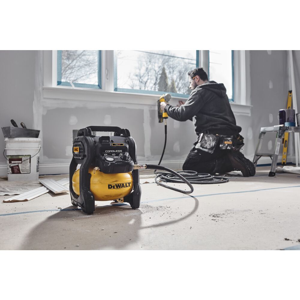 Dewalt Kompressor DCC1018N-XJ 18 V-Antrieb 10 Liter Set