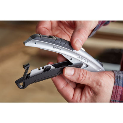 Stanley Universalmesser DYNAGRIP Einziehbare Trapezklinge