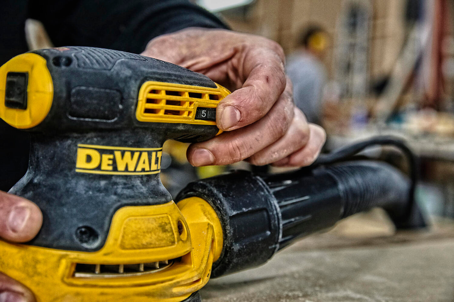 DeWalt Exzenterschleifer DWE6423-QS 230V Drehzahl