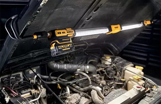 DeWalt 18V XR Akku-LED-Hängelampe DCL045-XJ – Helles Natürliches Weißes Licht