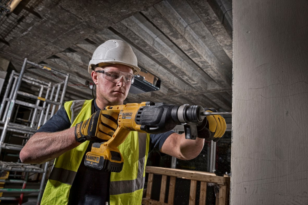 DeWALT Bohrschrauber DCH133M1-QW 18 V SDS Plus Beton