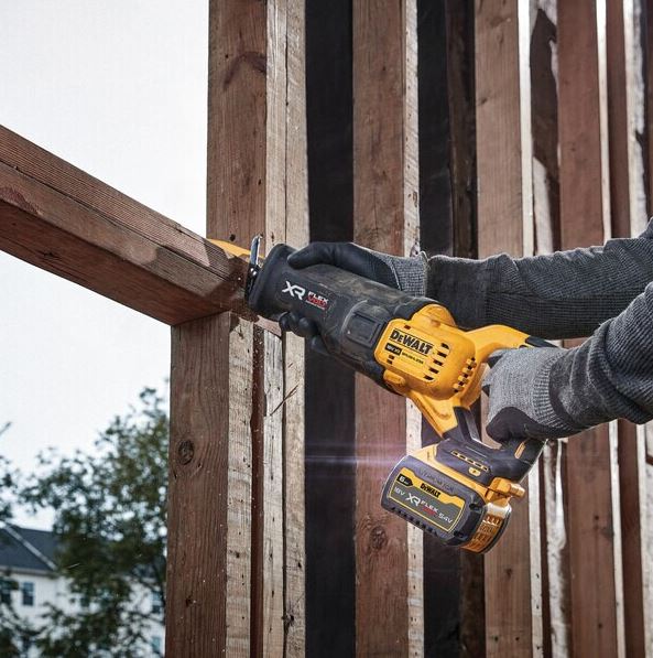 DeWalt Säbelsäge DCS386NT-XJ 18 V Kompakte Bauform Robust
