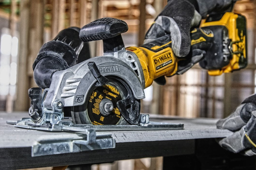 DeWALT Kreissäge DCS571NT-XJ 54 V Airlock-Staubabsaugung