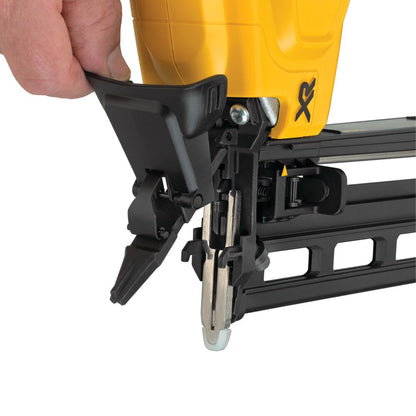 DeWalt Bohrschrauber DCN662N-XJ 18 V Präzises Nageln