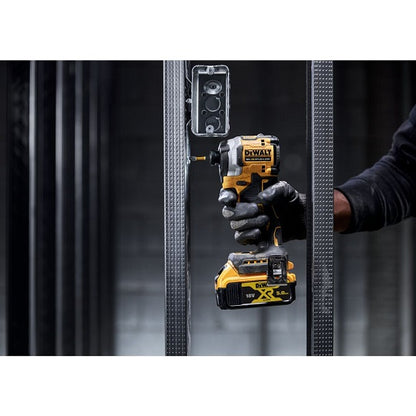 DeWalt Akkuschlagschrauber DCF850NT-XJ – Hohe Leistung mit 208 Nm Drehmoment