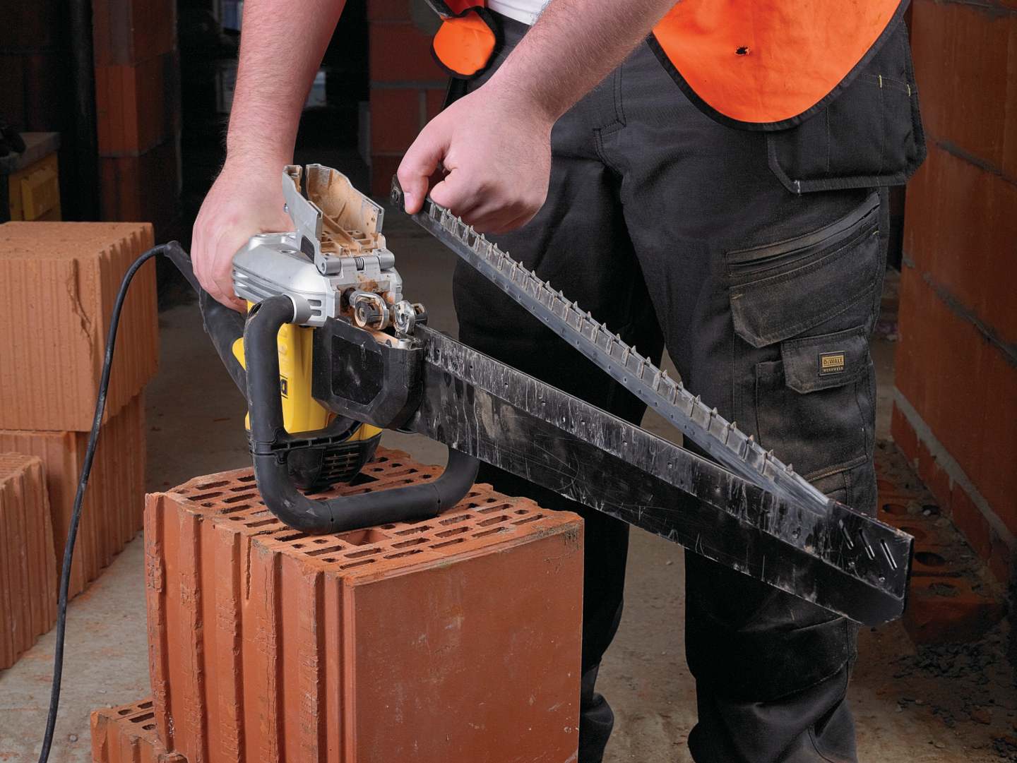 DeWalt Alligatorsäge DWE399 230 V 1700 W Solo Version