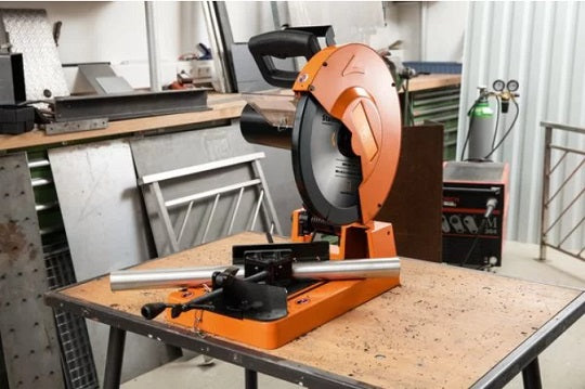 Fein MKAS 355 Metallkreissäge 1800W – Präzise Senkrechte Und Gekrümmte Schnitte