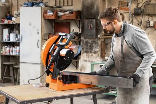 Fein MKAS 355 Metallkreissäge 1800W – Präzise Senkrechte Und Gekrümmte Schnitte