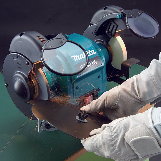 Makita Doppelscheiben-Schleifmaschine GB801 230 V Kompakte