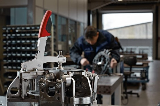 Bessey STC-VH20 – Schnellmontierbare Vertikale Knieklemme mit Offenem Arm